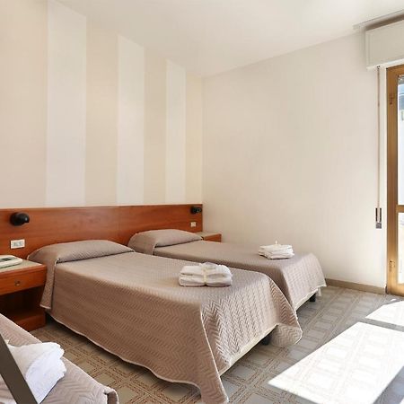 Hotel Brunella Lido di Camaiore Ngoại thất bức ảnh