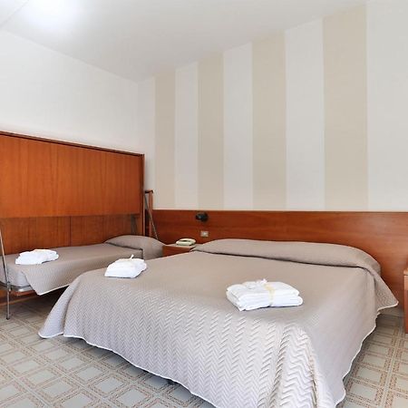 Hotel Brunella Lido di Camaiore Ngoại thất bức ảnh