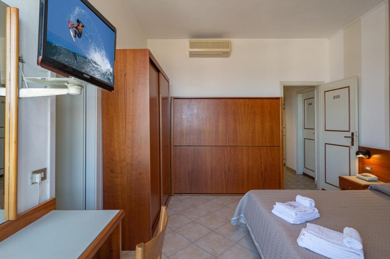 Hotel Brunella Lido di Camaiore Ngoại thất bức ảnh