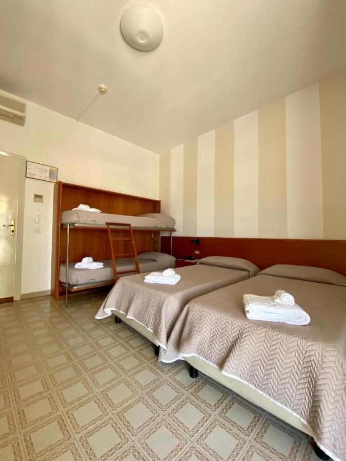 Hotel Brunella Lido di Camaiore Ngoại thất bức ảnh