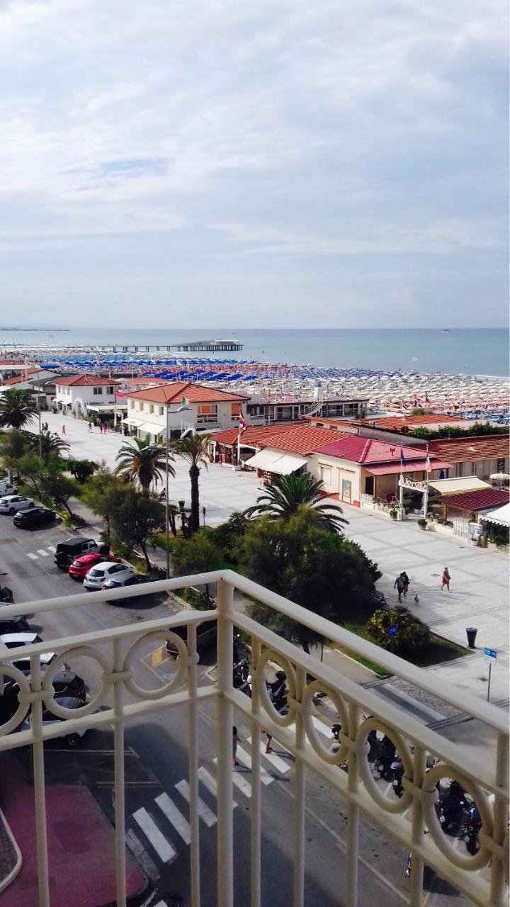 Hotel Brunella Lido di Camaiore Ngoại thất bức ảnh
