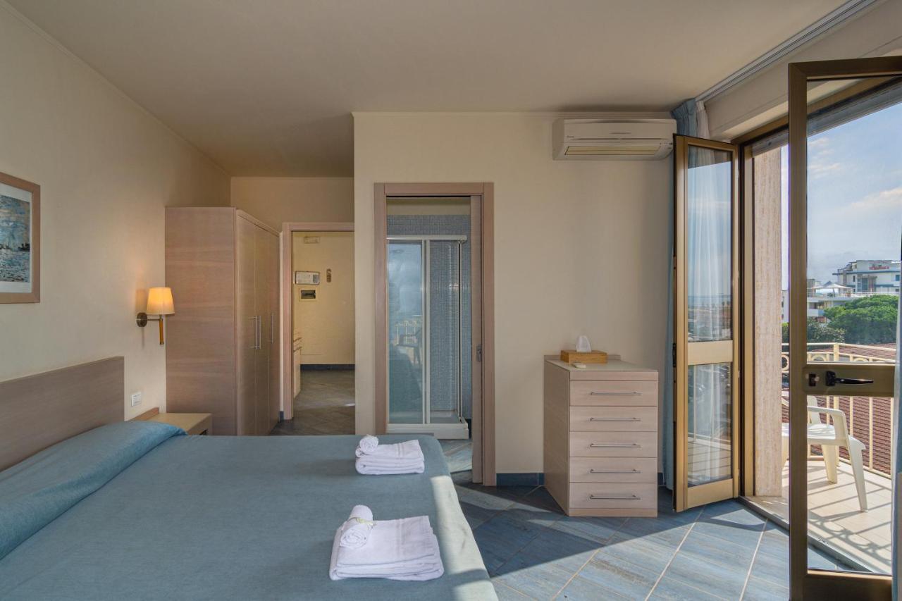 Hotel Brunella Lido di Camaiore Ngoại thất bức ảnh
