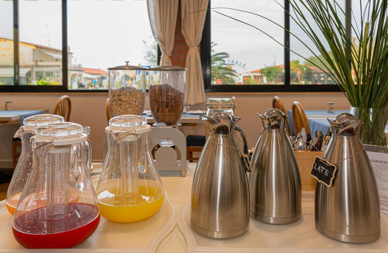 Hotel Brunella Lido di Camaiore Ngoại thất bức ảnh